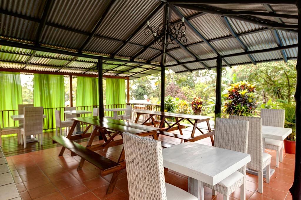 Hotel Brisas Arenal Ла Фортуна Экстерьер фото